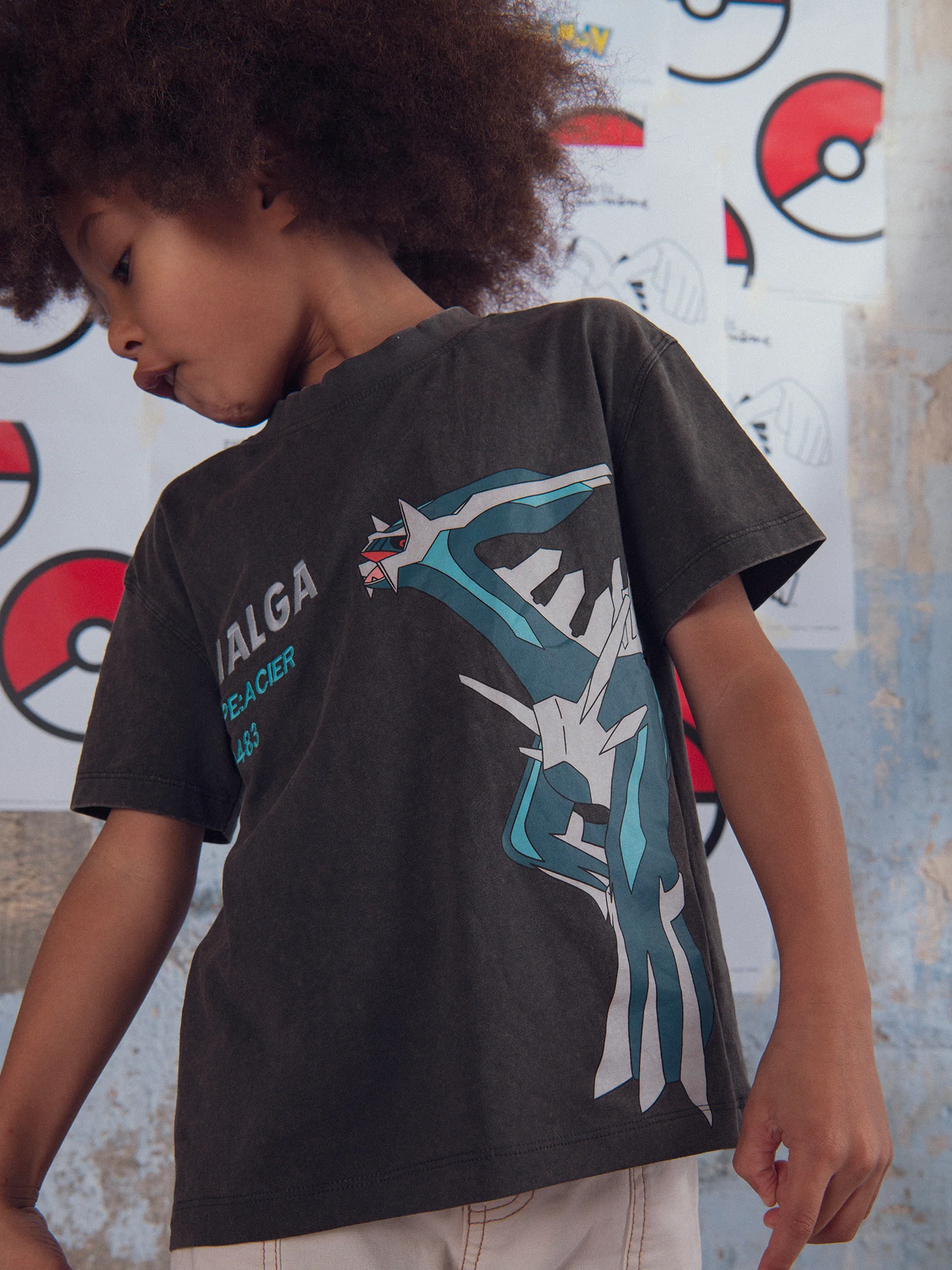 T-shirt grigia con animazione di Pokémon Dialga - Image 2