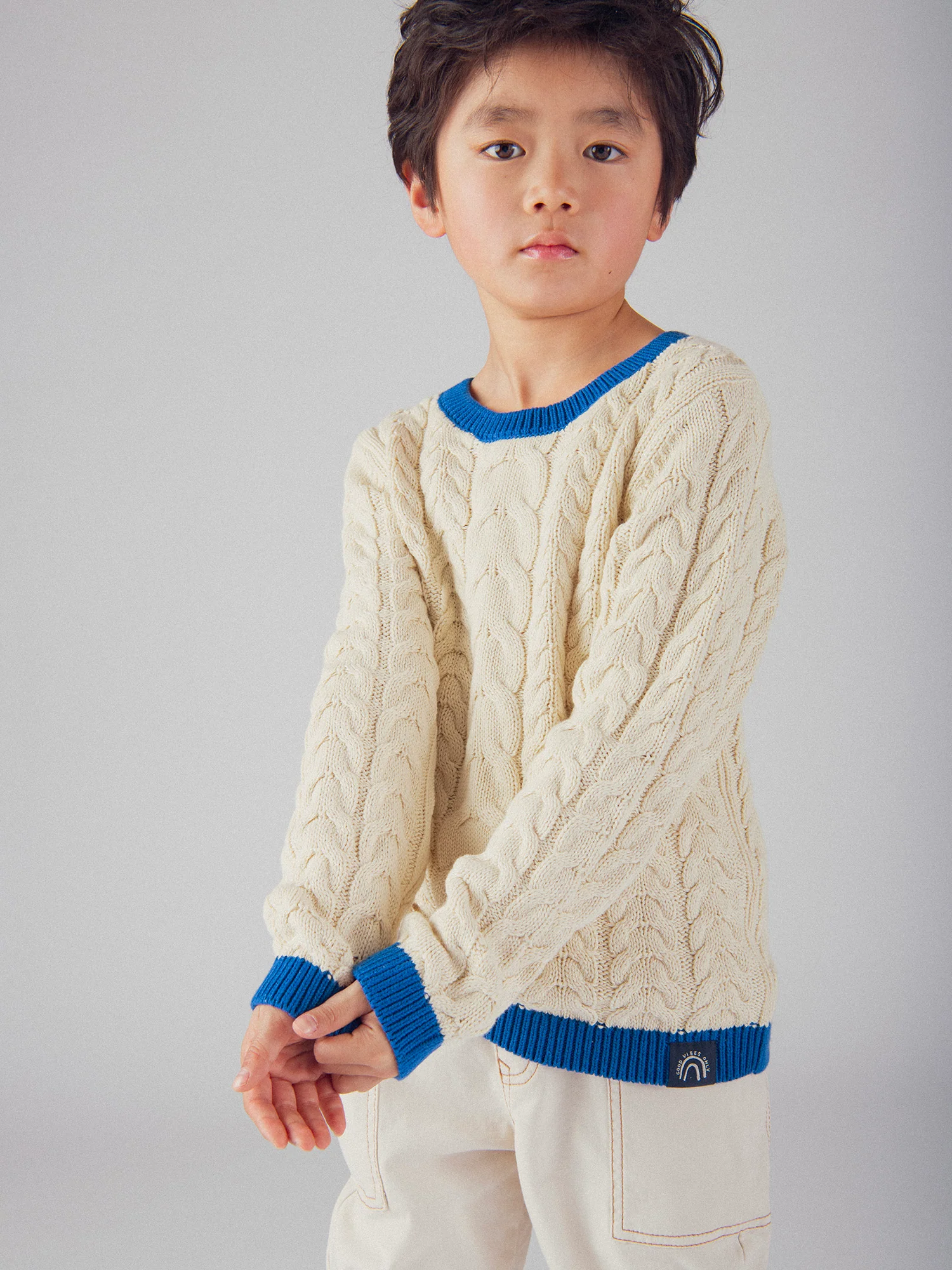 Maglione Beige con Dettagli Blu per Ragazzi - Image 3