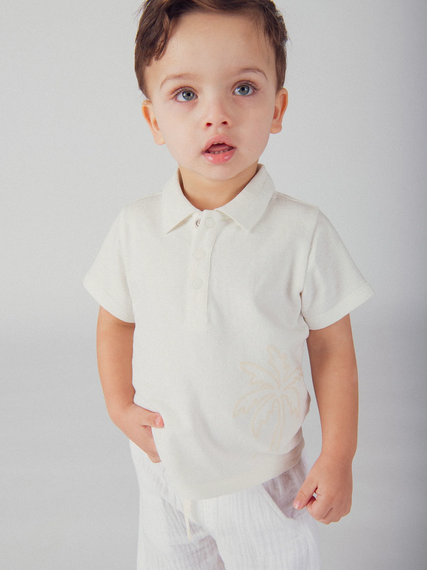 Polo ecru con ricamo di palma per bambino - Image 2