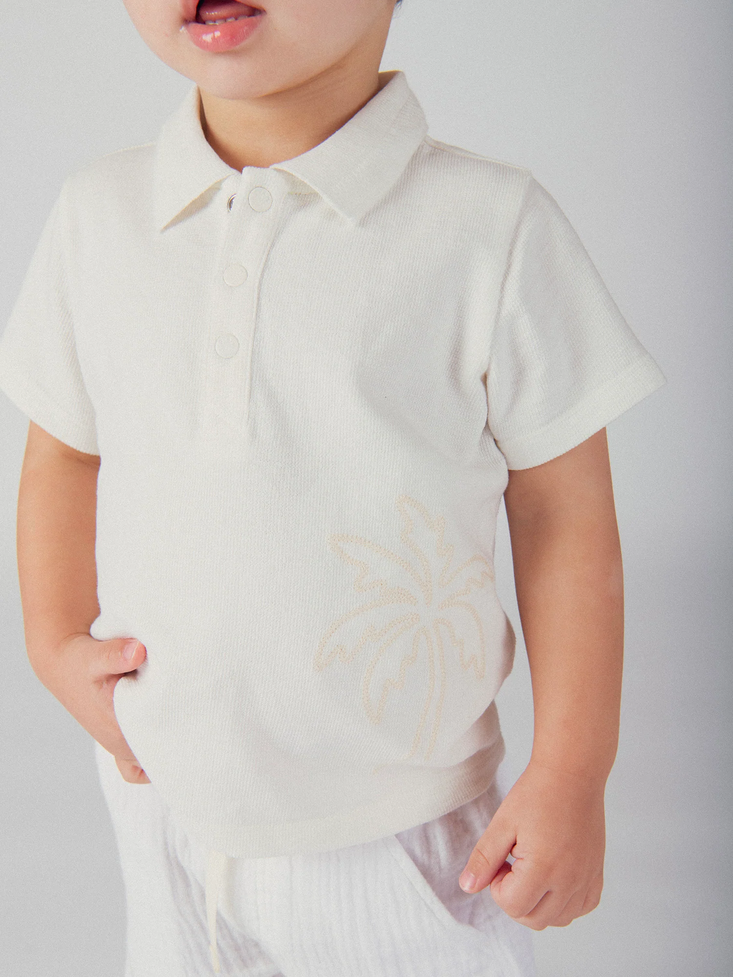 Polo ecru con ricamo di palma per bambino - Image 4